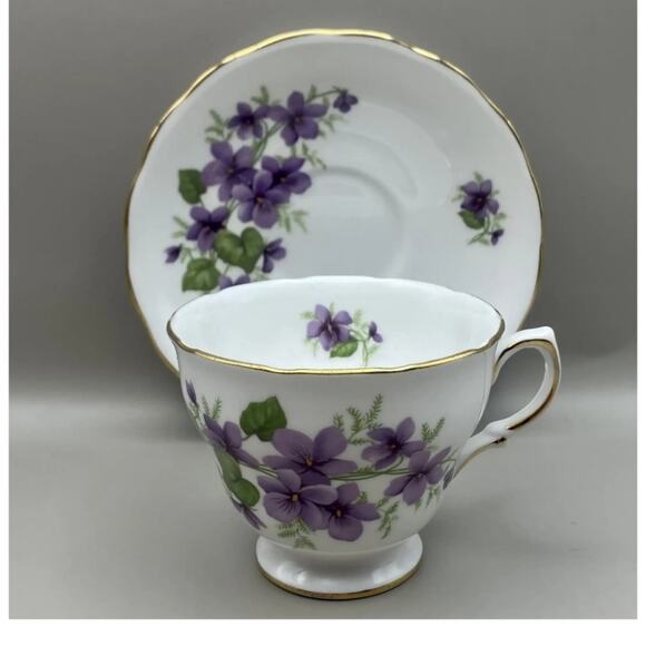 Vintage Royal Vale Tea Cup and Saucer Set, Violets - Picture 1 of 7